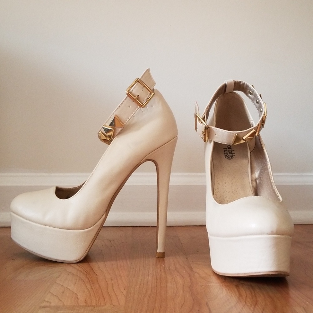 Platform heel pumps. Heels.